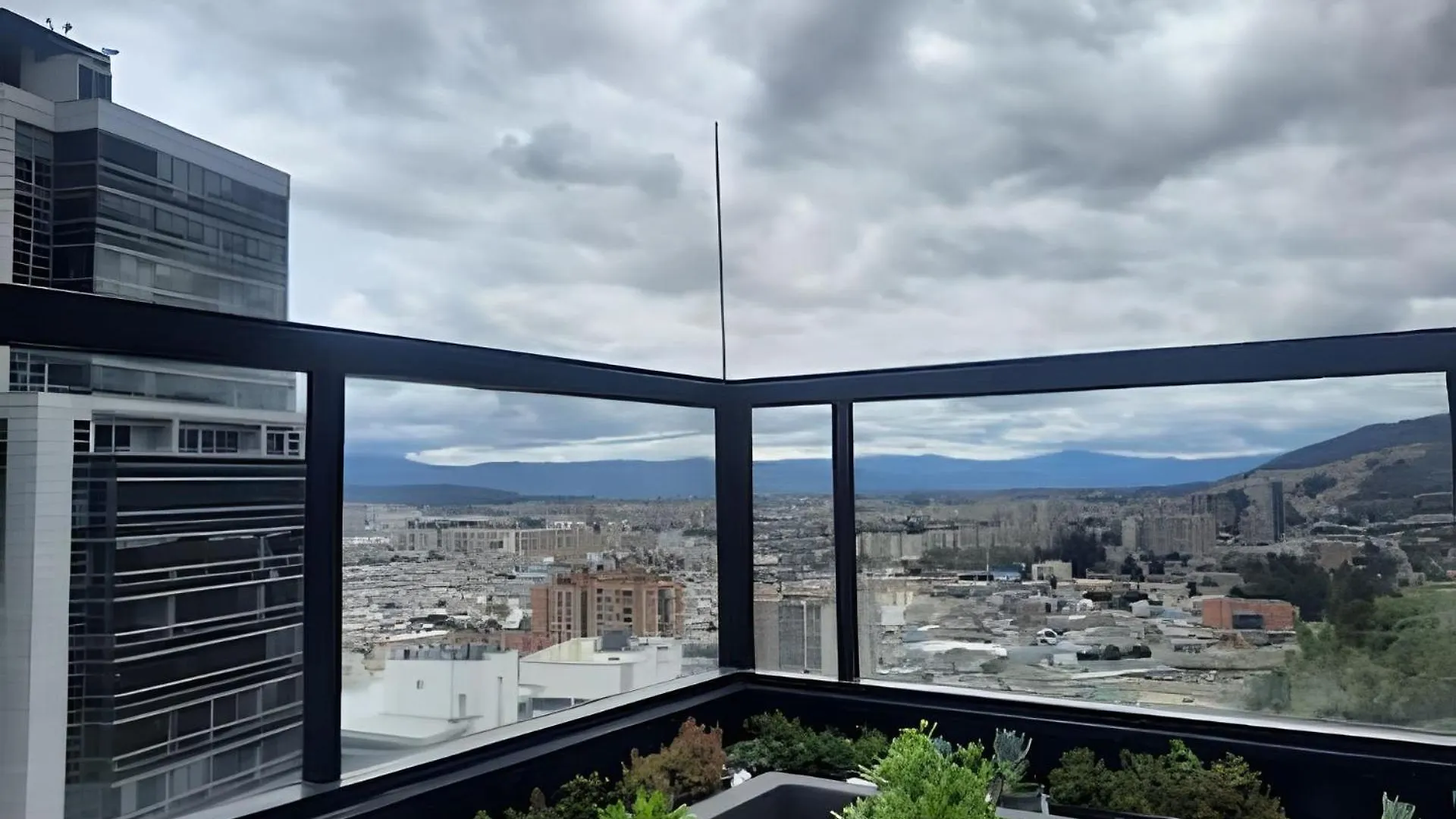 Acogedor Loft Con Tecnologia Alexa, Vista Usaquen Bogotá 0*,